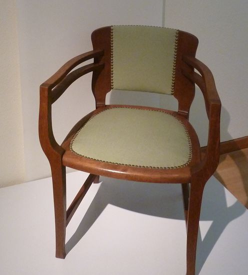 Armlehnstuhl - Joseph Maria Olbrich - 1900 - Eiche - Stoffbezug - Hersteller: Hofmöbelfabrik Juilus Glückert, Darmstadt