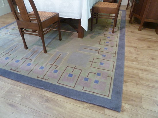 Wertheim-Speisezimmer - und auf dem Teppich