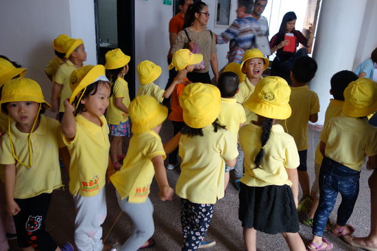 die Minimöpse sind genauso _temperamentvoll' wie in unseren Landen