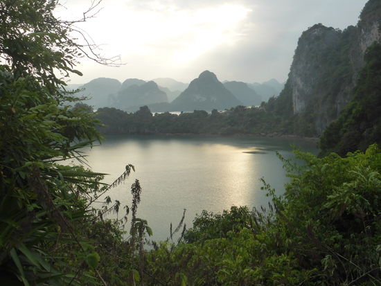 Ausblick vom oberen Ausgang der Grotte