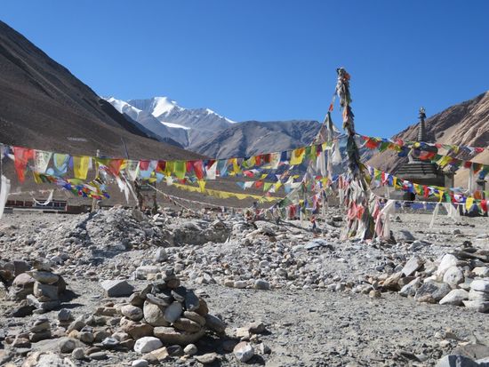 ...mit Stupa...