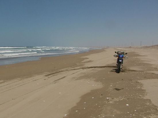 mit seinen breiten, einsamen Stränden