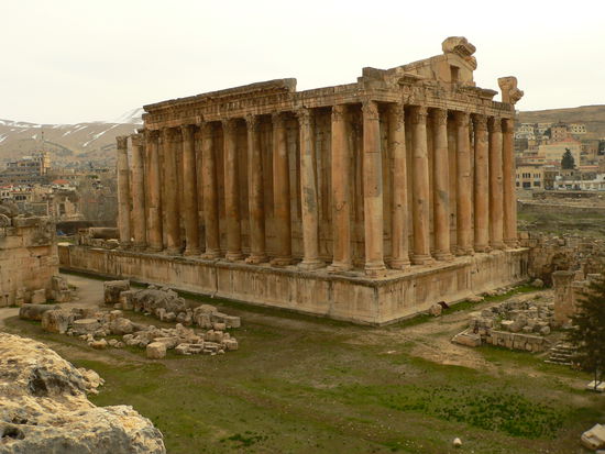 Der Tempel in Baalbek (wunderschoen). Leider kein gutes Licht zum fotografieren