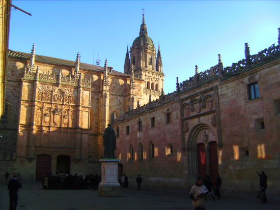 Universität von Salamanca - Sabina rechts vorne beim Rezitieren...