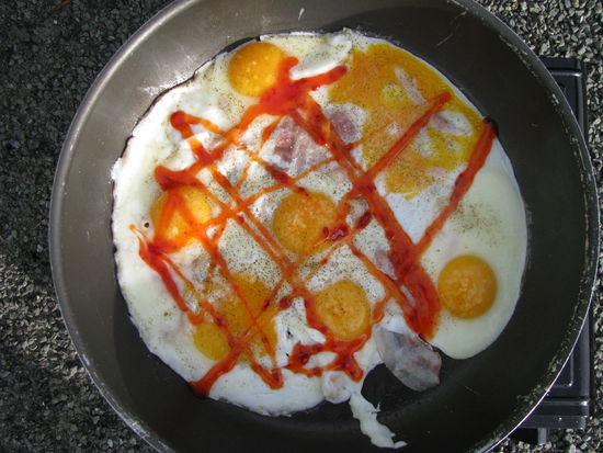 Mein lieblings Fruehstueck, Eier mit Chili...