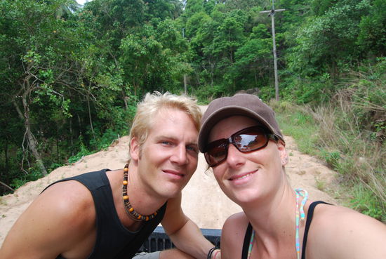 Auf Koh Tao Mit dem Jeep zum Ao Tanote Beach, welche ueber eine halsbrecherische Schotterstrasse fuehrt...