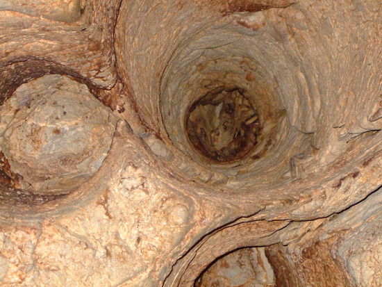 kleine krater und verborgene nischen