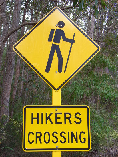 Geschafft!!! Nach 60 Tagen und 965km erreiche ich mein Ziel. I reckon ich bin 1000km in der Zeit gelaufen. Die Toiletten waren meistens weit weg von den Huetten, die ganzen Fotosafaris zwischendurch und ein paar mal "verlaufen"- das summiert sich!
Entdeckte eine Broschuere ueber den Track eher zufaellig in Perth und da der Fruehling im Anmarsch, meine Erkaeltung im Abmarsch und gerade die besten Vorraussetzungen herrschten dachte ich mir...und weg.