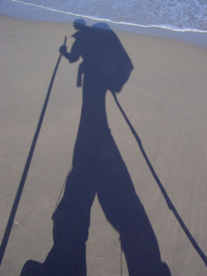 Zum Ende bin ich immer wieder mal mit Stoeckern gelaufen um meinen geschundenen Koerper zu entlasten.