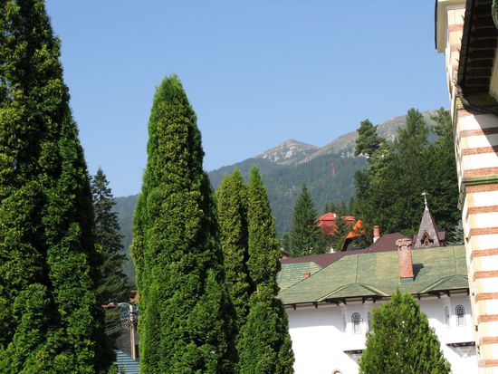 2010 - Kloster Sinaia; eingebettet in der schönen Bergwelt der Karpaten
