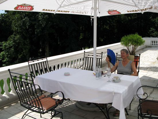 2010 - Sinaia; relaxen auf der Hotelterrasse