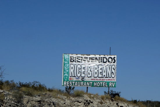 Beim Hotel "Rice & Beans" finden wir einen guten CP - im Restaurant des Hotels lassen wir uns kulinarisch verwöhnen....