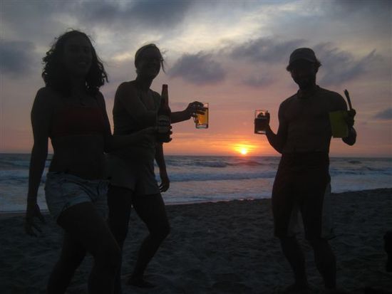 zum sonnenuntergang gehört una cerveza helada.