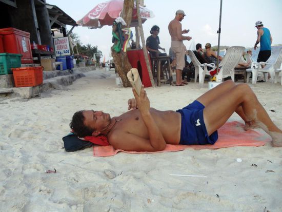 und schon liegen wir wieder am Strand auf der nächsten Insel, Koh Samui