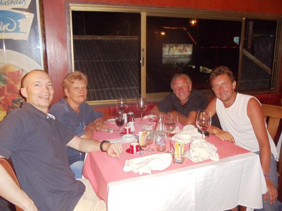 ..wo wir mit Brigitte und Toni zweimal waren. War schön, toll und lustig mit euch. Vom letzten Abend mit euch haben wir leider keine Fotos - aber der letzte Abend hatte eine spezielle "Geschmacksrichtung"