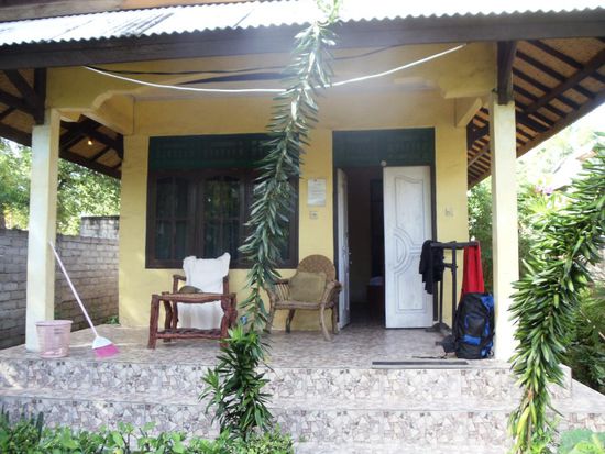 Unser Bungalow auf Gili. Nur 10 Meter vom Strand entfernt fuer 22 Dollar, inklusive Fruehstueck auf die Terrasse geliefert. Hier hat es uns sehr gut gefallen