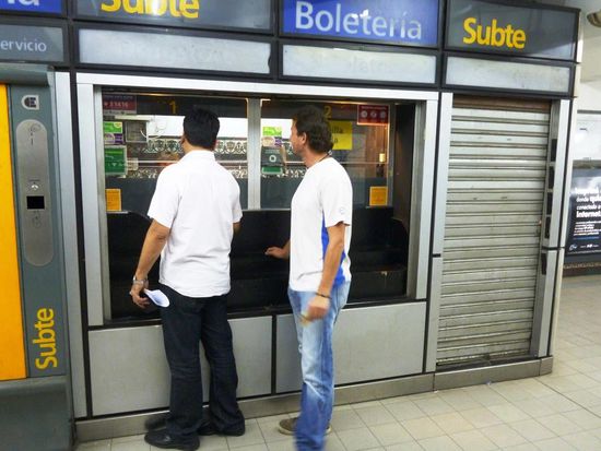 Ab zur Subte und Tickets lösen