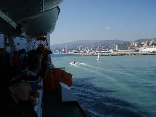 der Hafen von Genua kommt in Sicht