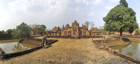 Prasat Muang Tam nochmal in seiner ganzen Breite