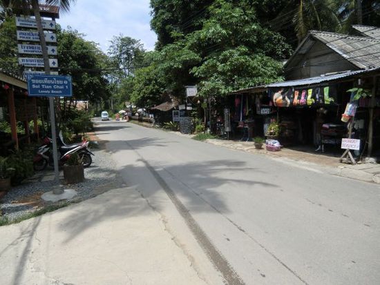 Hauptstraße in Ban Bai Lan