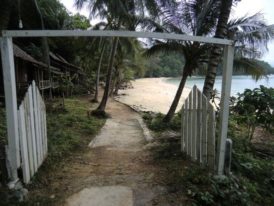 der Eingang zu Koh Wai Paradise Bungalows