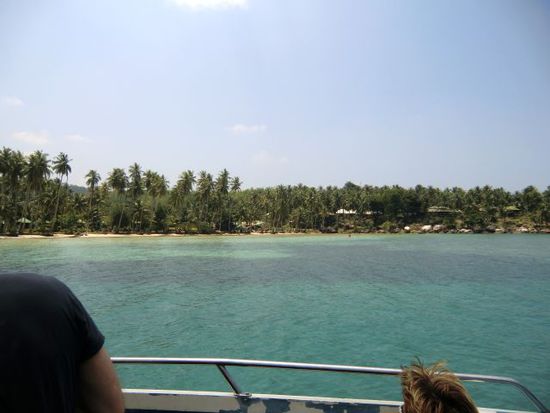 Strand rechts vom Pier am "Dusita Resort"