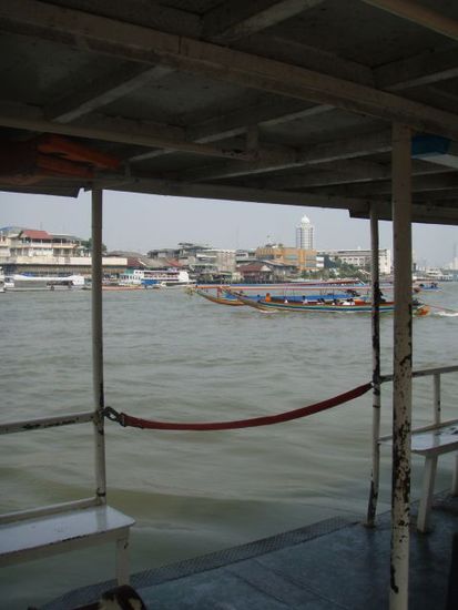 Fährfahrt über den Chao Phraya