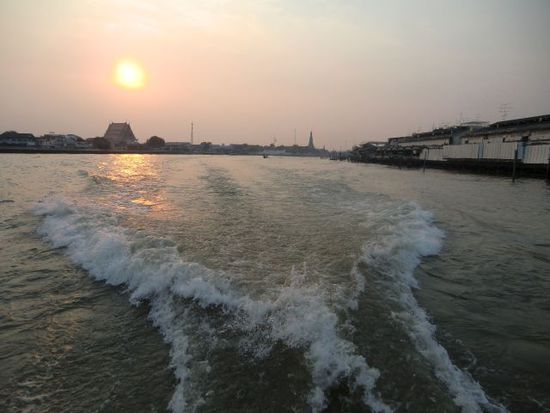 Sonnenuntergang am Chao Phraya