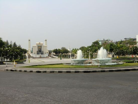 Platz vor der Memorial Bridge