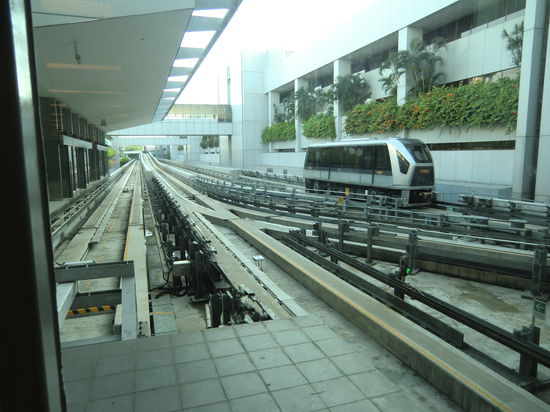 Skytrain am Airport Singapur