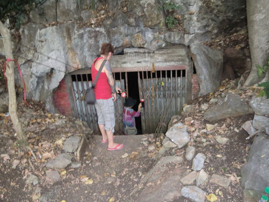 der Eingang zur Fledermaushöhle