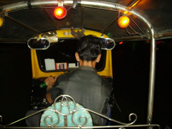 unser tuk tuk fahrer - tuk tuks sind viel komfortabler als rickshaws. haben viel beinfreiheit!