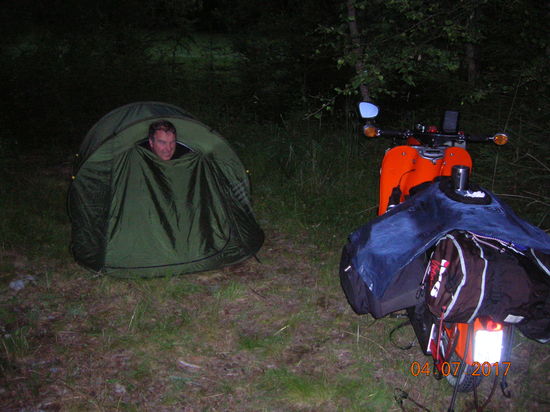 Morgenstund hat ... kein Gold im Mund ... sondern den Geschmack von toten Ziegen-Böcken vom Abend zuvor!