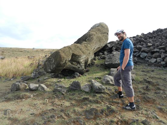 Fast überall auf der Insel zu finden: umgestürzte Moai