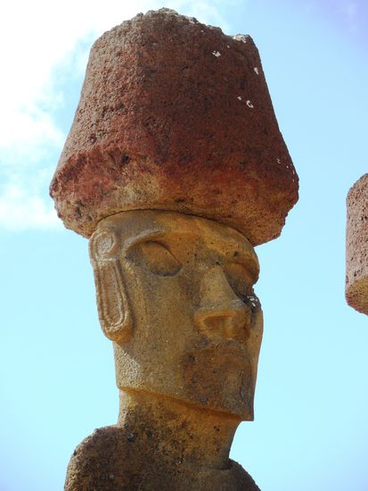 Durch den Sand wurden diese Moai besonders gut erhalten.