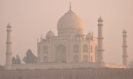 Das Taj Mahal von der anderen Seite.