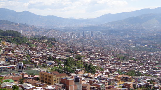 Nochmals die Aussicht auf Medellin (von der spanischen Bibliothek)