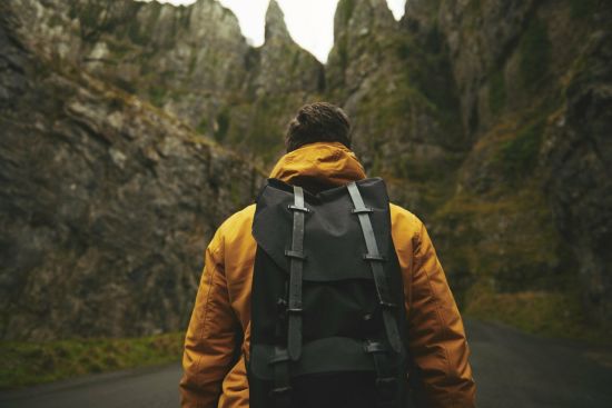 Bild eines kleinen Rucksacks für eine mehrtägige Wanderung.