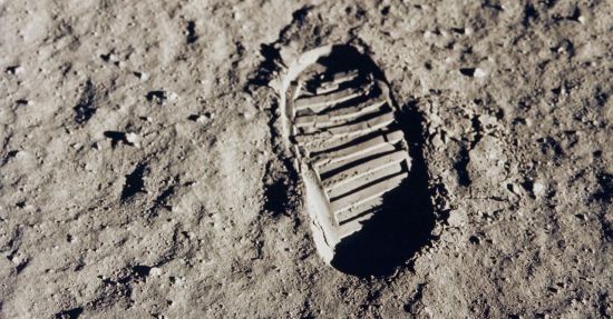 Fußabdruck auf dem Mond.