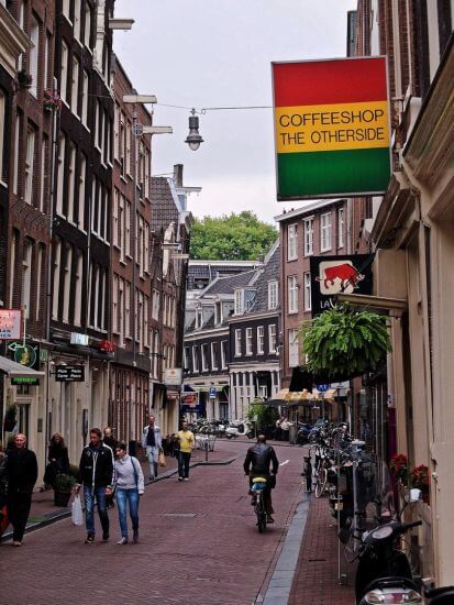 Bild eines Coffeeshops in Amsterdam.