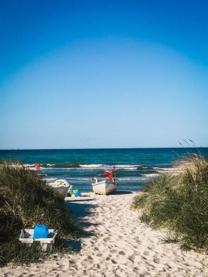 Blick über den Strand auf's Meer