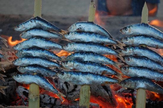 Fisch am Spieß in Malaga.