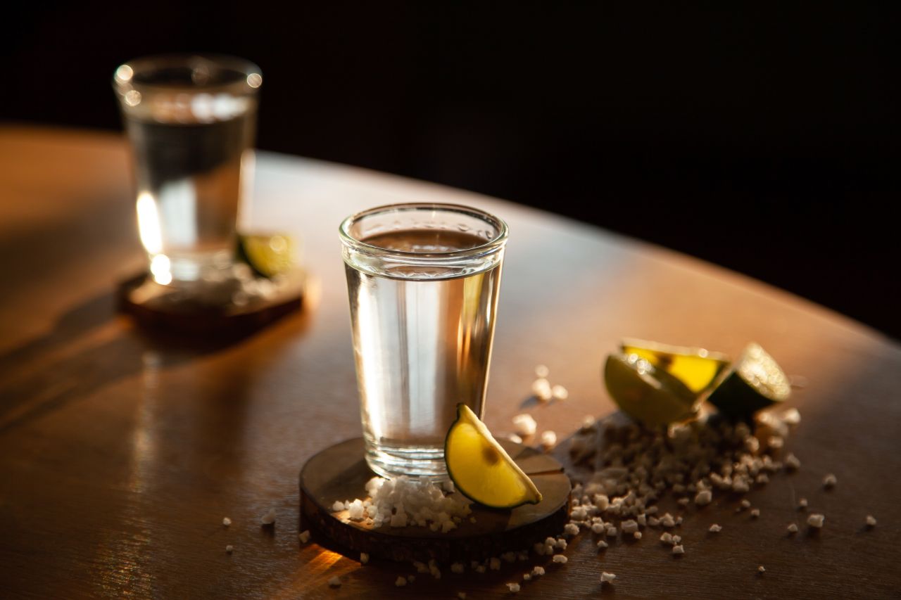 Tequila trinken in Mexiko: weder Salz noch Zitrone!