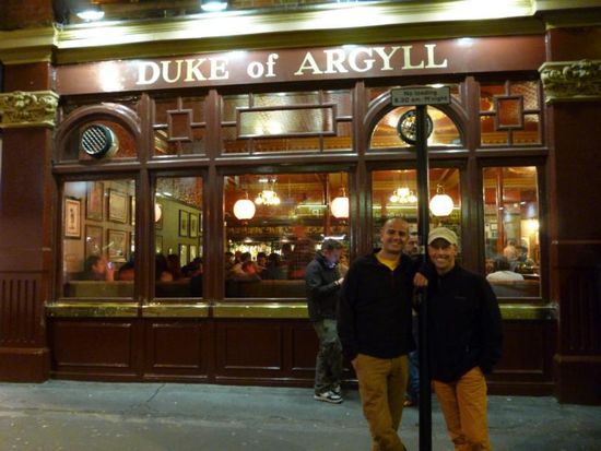 ... und abends in unserem Lieblings-Pub - hier gibts das Beste Stout der Stadt, mmh.