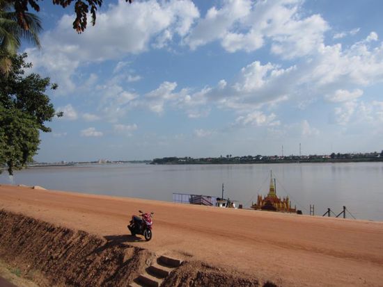 Am Mekongufer am Stadtrand von Vientiane, hier war es etwas ruhiger als im Zentrum