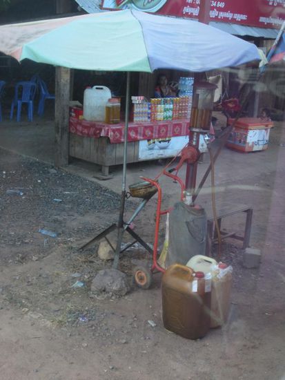 "Privat"-Tankstelle in Kambodscha