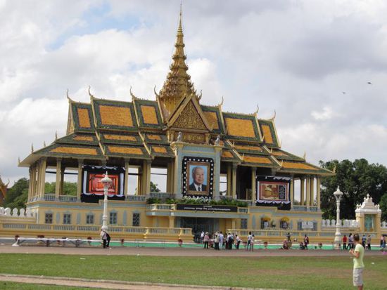 Der Eingang zum Koenigspalast - leider war er geschlossen.