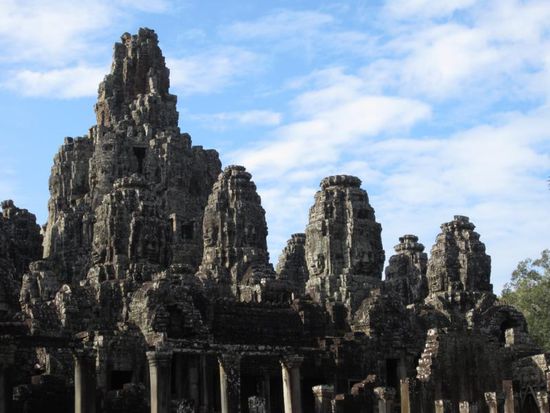 Der naechste Stop war dann Angkor Thom mit dem Highlight, dem Bayon-Tempel - hier wieder einige Fotos
