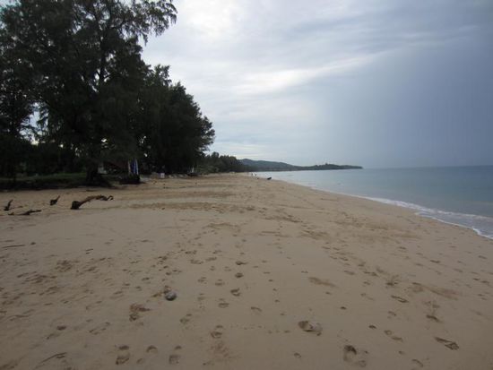 Der Strand von Long Beach, tags sind zwar mehr Menschen hier, trotzdem ist es noch herrlich ruhig auf Koh Lanta.