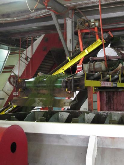 In der Fabrik konnte man miterleben, wie Schritt fuer Schritt der Tee hergestellt wird - und es hat hat herrlich geduftet.